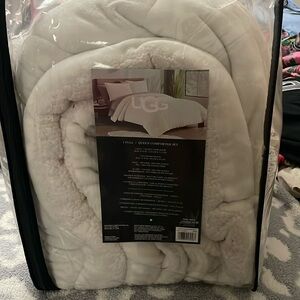 Ugh Full/Queen Comforter Set w/ Shams
